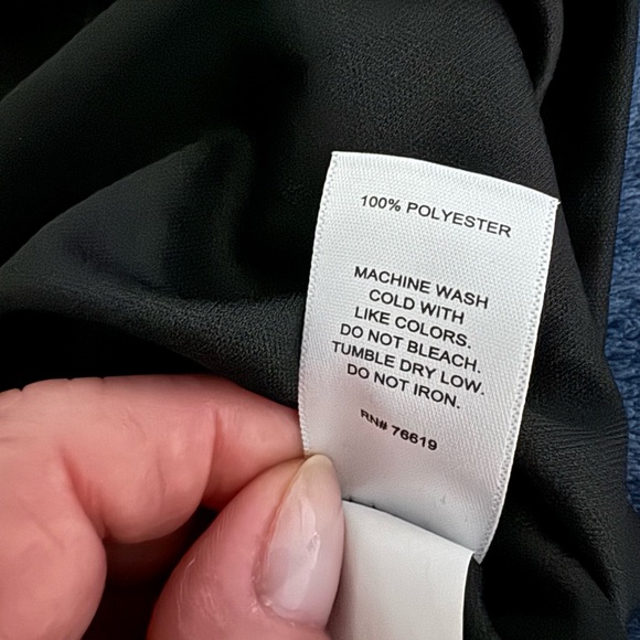 Goose Island “Beer Hug” black nylon polo shirt. Size M. EUC - Picture 4 of 4